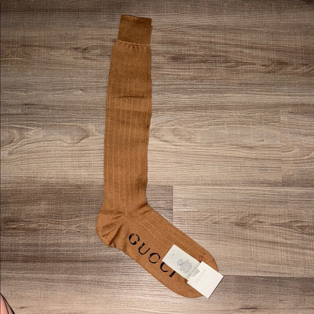 🤎 NWT AUTH GUCCI TAN BROWN SOCKS MEDIUM 🤎